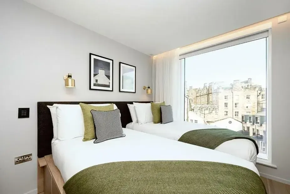 Studio Apartment with Twin Beds (Sleeps 2) | Grassmarket, Edinburgh serviced apartment - Edinburgh - VivreStays