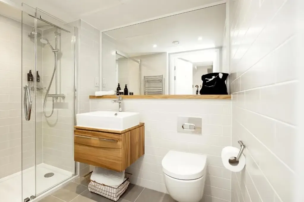Edinburgh Grassmarket Apartment with Castle View | 1 Bedroom | Sleeps 4 in 26 King's Stables Road, Edinburgh, EH1 2JY, United Kingdom - Property image 3 - VivreStays