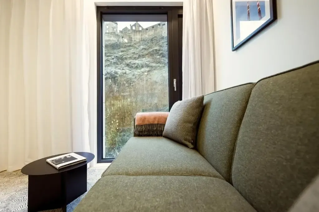 View One Bedroom Castle View Apartment | Grassmarket, Edinburgh | Sleeps 4 One Bedroom Castle View Apartment | Grassmarket, Edinburgh | Sleeps 4 serviced apartment - Edinburgh - VivreStays