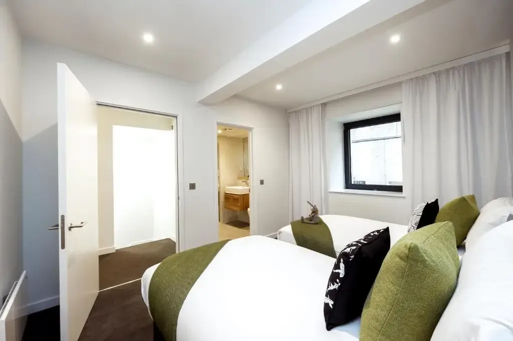 View Two Bedroom Grassmarket Apartment with Castle Views | Edinburgh | Sleeps 6 Two Bedroom Grassmarket Apartment with Castle Views | Edinburgh | Sleeps 6 serviced apartment - Edinburgh - VivreStays