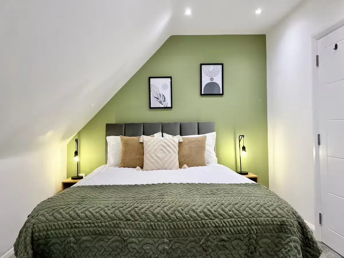The Crown by Mia Partners in 1 Shenley Road, WD6 1AA - Property image 4 - VivreStays