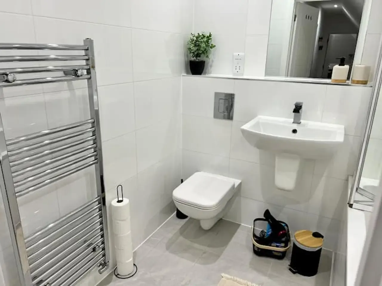 2 bed, 1 bath | FREE on-site Parking | Shenley Road WD6 in WD6 1AA - Property image 6 - VivreStays