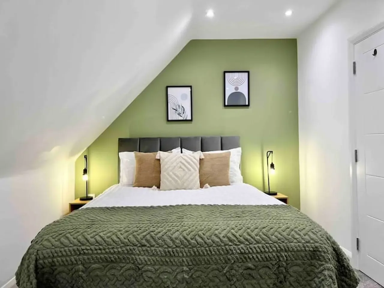 2 bed, 1 bath | FREE on-site Parking | Shenley Road WD6 in WD6 1AA - Property image 8 - VivreStays