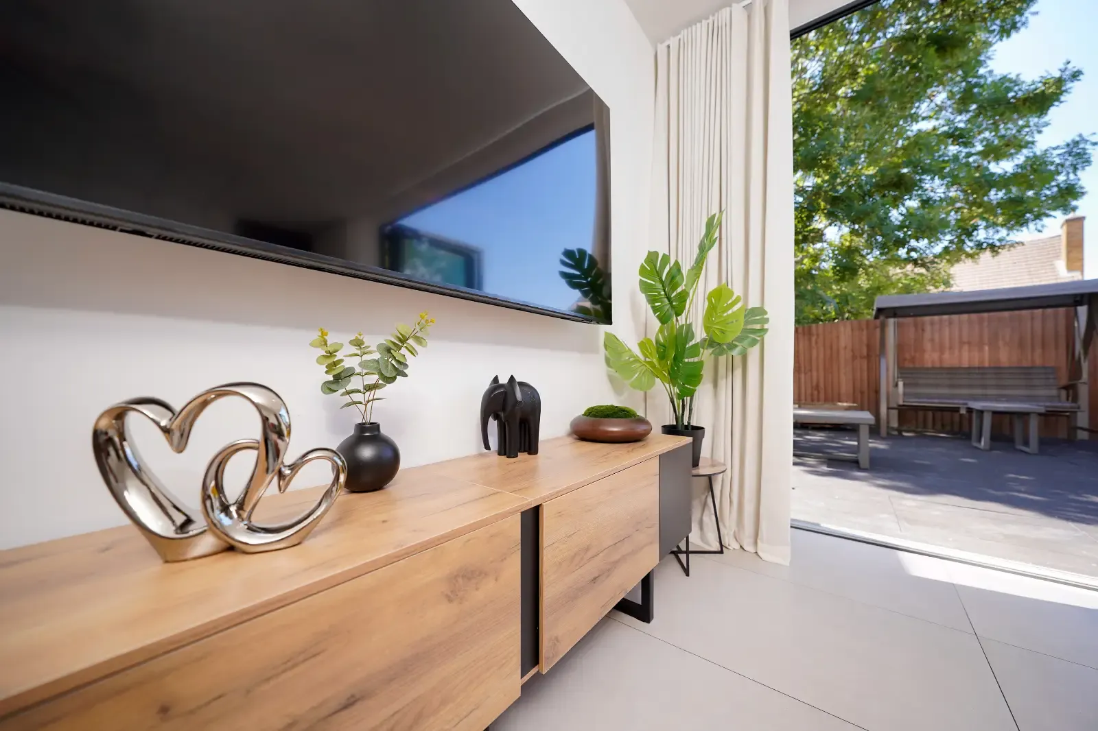 Veer Drive Residence 1 — Executive Serviced Accommodation for Teams in 1 Veer Drive, HA1 4WR - Property image 8 - VivreStays