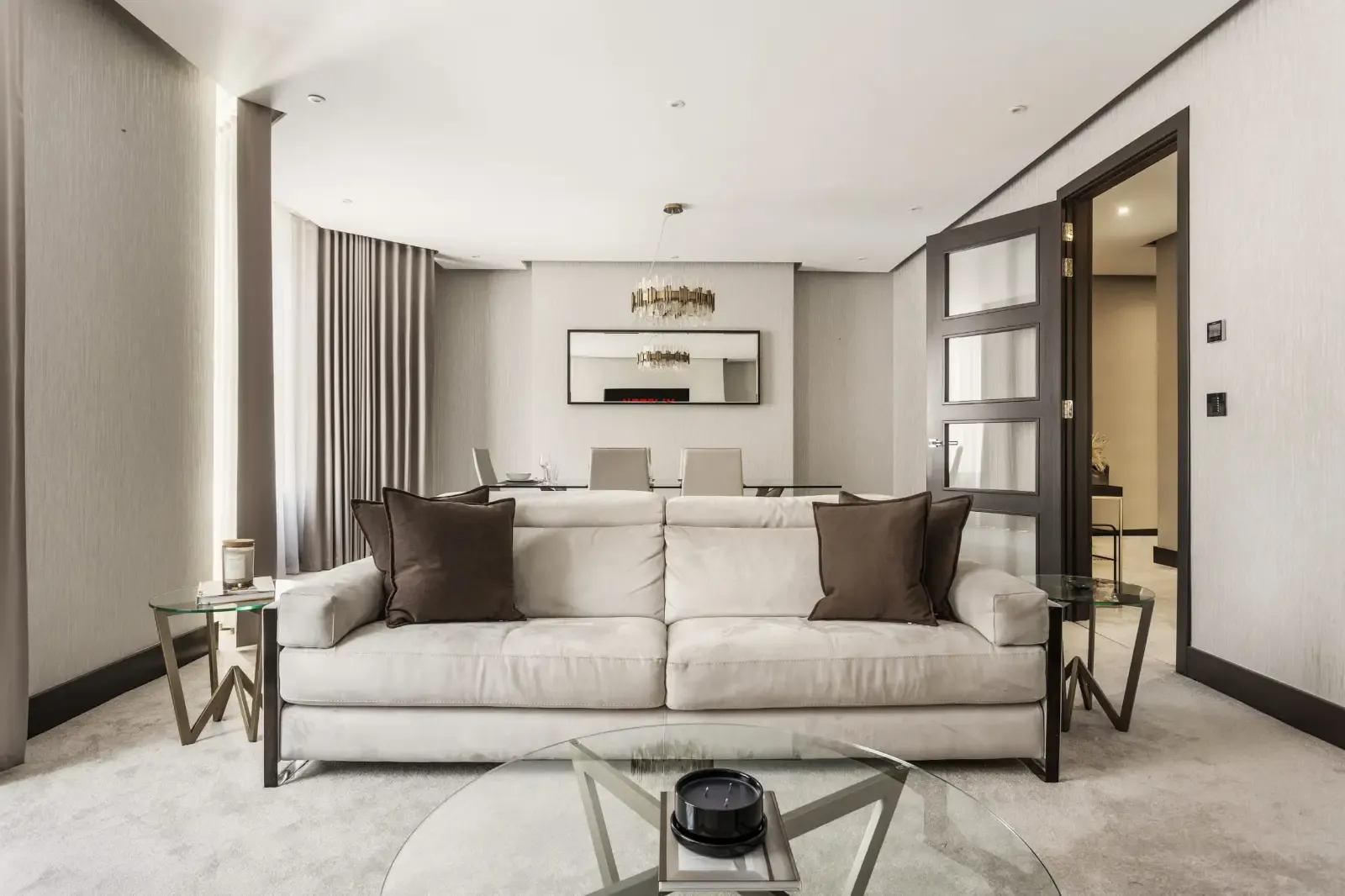 Spacious Marylebone 3BR Apartment | Near Hyde Park in 39 Upper Montagu Street, W1H 1FR - Property image 3 - VivreStays
