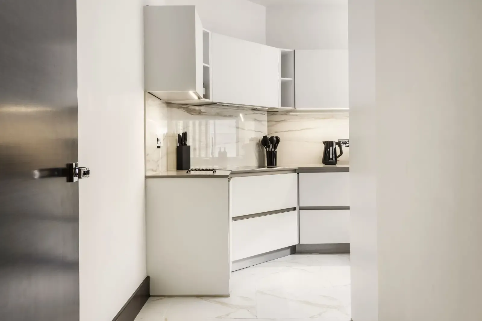 Spacious Marylebone 3BR Apartment | Near Hyde Park in 39 Upper Montagu Street, W1H 1FR - Property image 19 - VivreStays