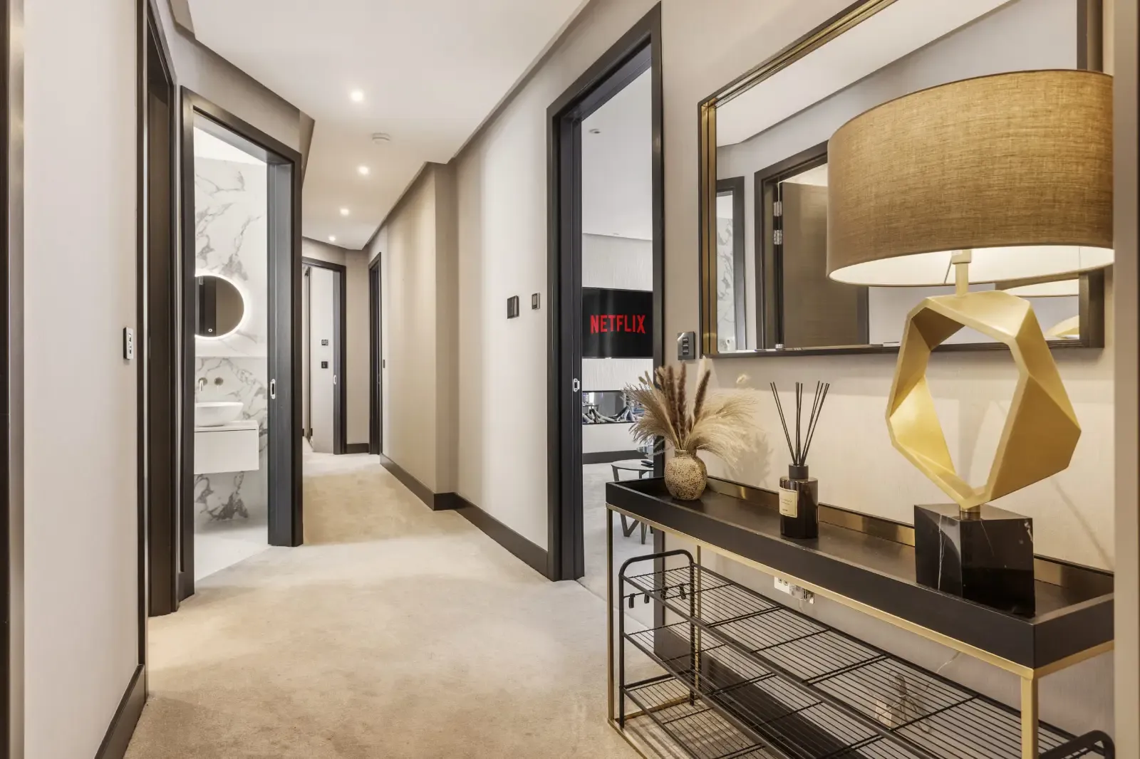 Spacious Marylebone 3BR Apartment | Near Hyde Park in 39 Upper Montagu Street, W1H 1FR - Property image 27 - VivreStays