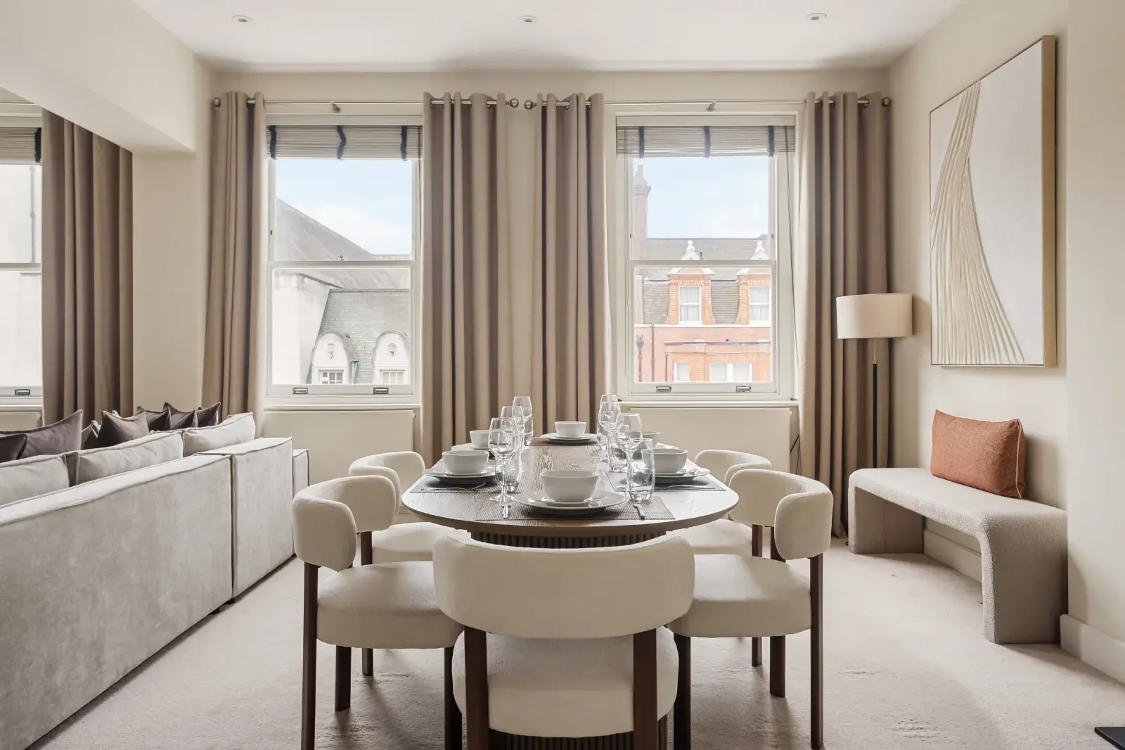 Elegant Knightsbridge 2BR Apartment | Near Harrods in 18 Cadogan Square, Kensington and Chelsea, London, SW1X 0JS, United Kingdom - Property image 7 - VivreStays