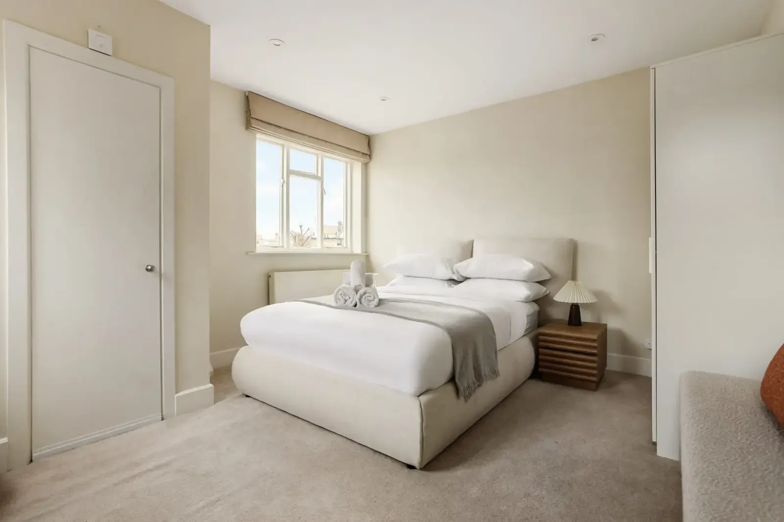 Elegant Knightsbridge 2BR Apartment | Near Harrods in 18 Cadogan Square, Kensington and Chelsea, London, SW1X 0JS, United Kingdom - Property image 9 - VivreStays
