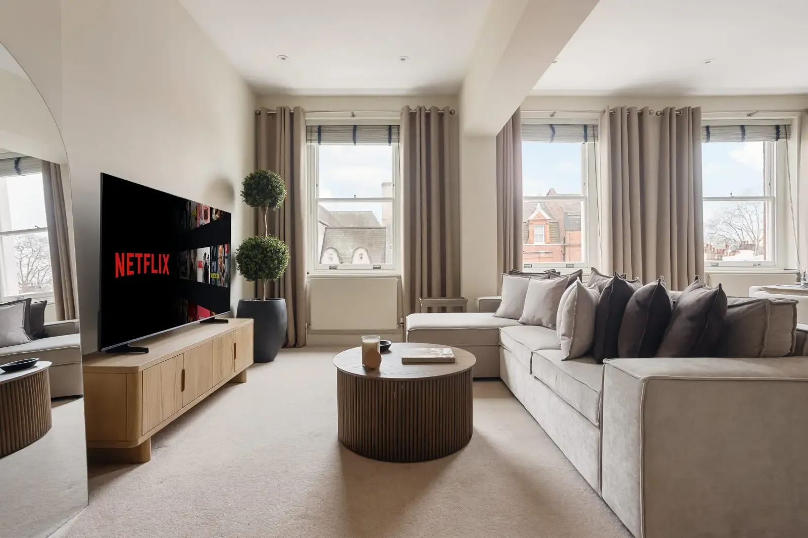 Elegant Knightsbridge 2BR Apartment | Near Harrods in 18 Cadogan Square, Kensington and Chelsea, London, SW1X 0JS, United Kingdom - Property image 19 - VivreStays