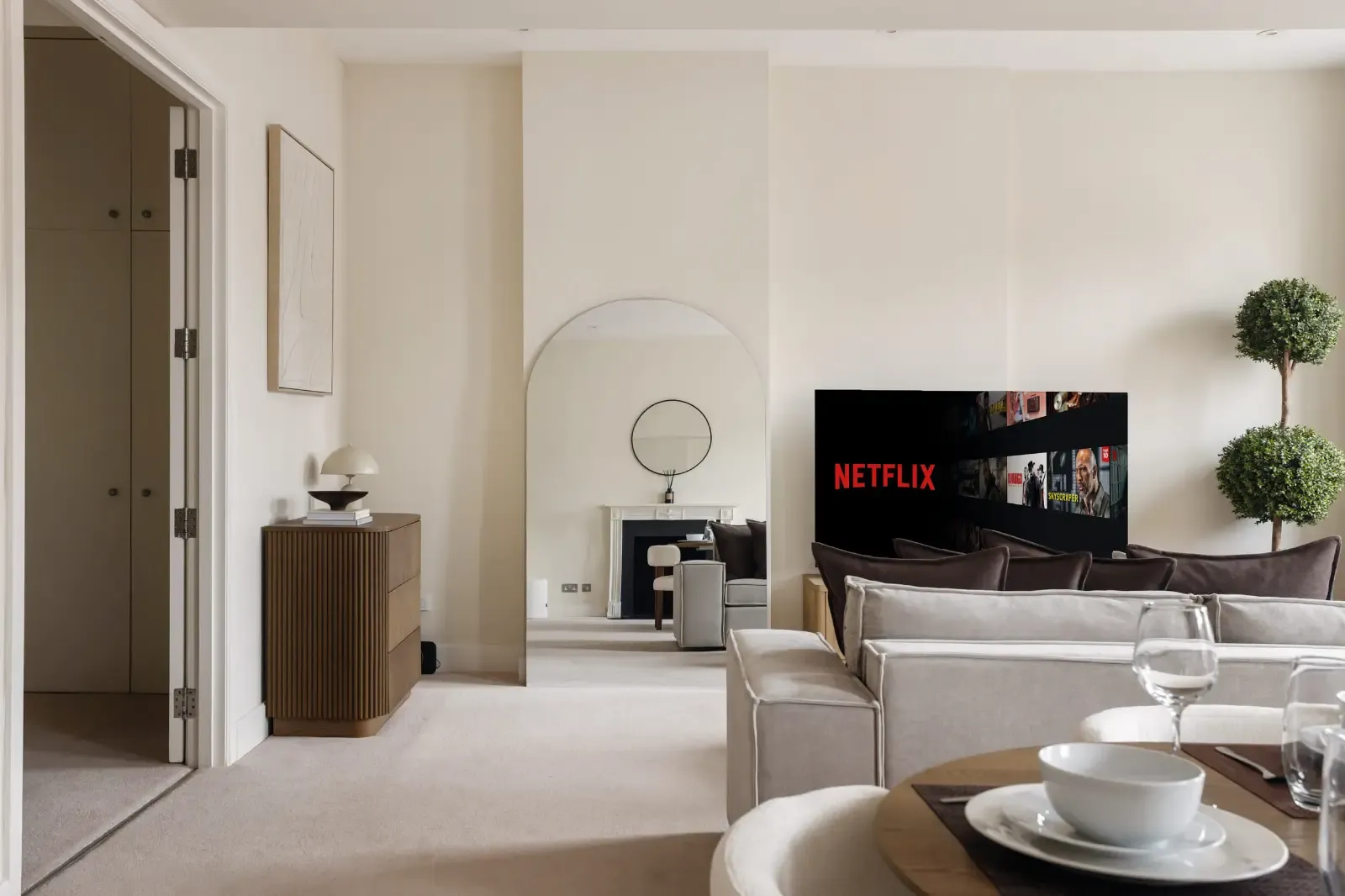Elegant Knightsbridge 2BR Apartment | Near Harrods in 18 Cadogan Square, Kensington and Chelsea, London, SW1X 0JS, United Kingdom - Property image 27 - VivreStays