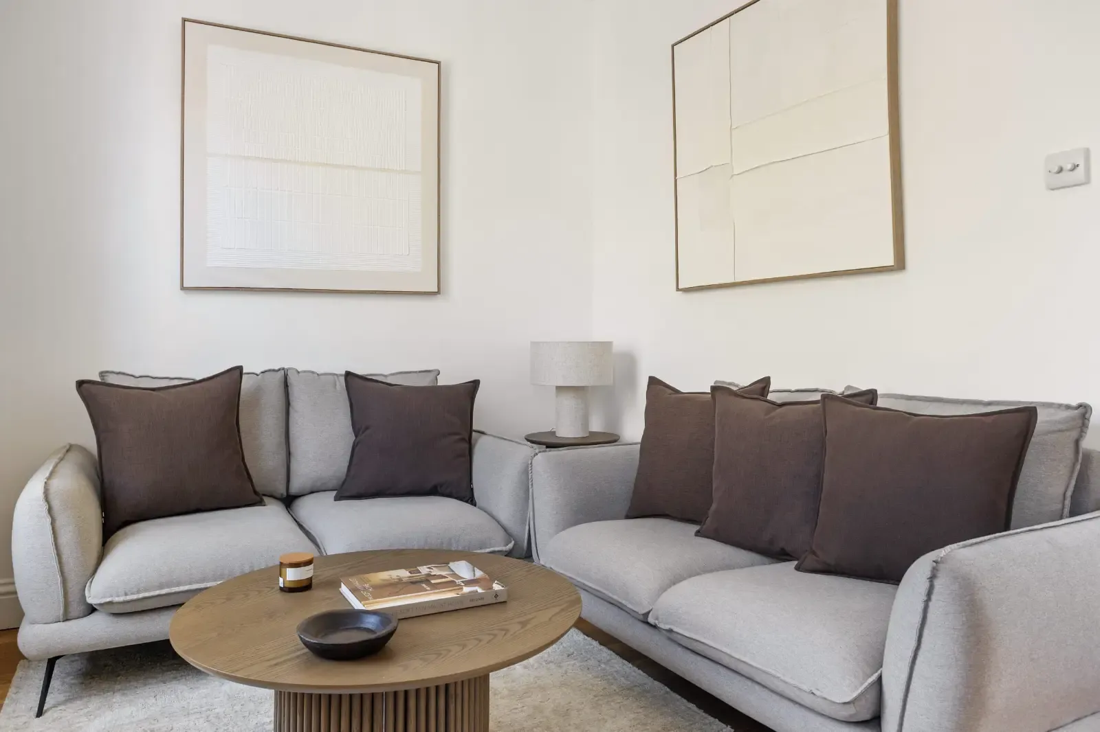 View 2BR Chelsea Apartment | Radnor Walk & Sloane Square in 39 Radnor Walk, SW3 4BP 2BR Chelsea Apartment | Radnor Walk & Sloane Square in 39 Radnor Walk, SW3 4BP - Property image 3 - VivreStays