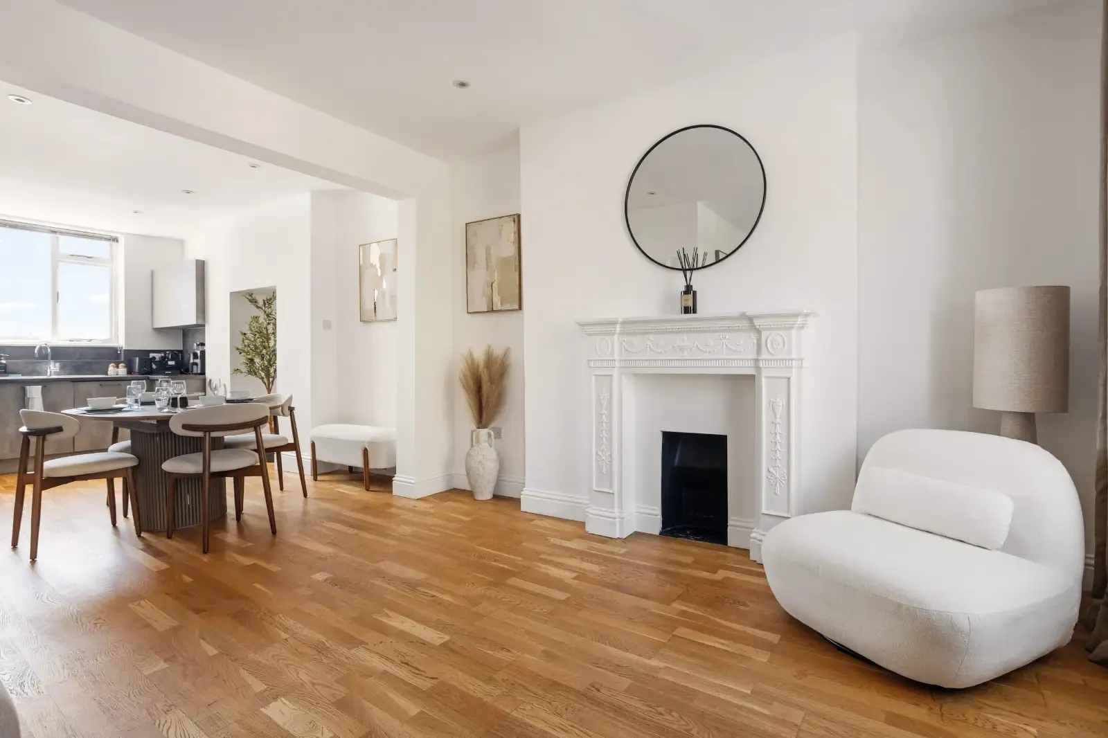 View 2BR Chelsea Apartment | Radnor Walk & Sloane Square in 39 Radnor Walk, SW3 4BP 2BR Chelsea Apartment | Radnor Walk & Sloane Square in 39 Radnor Walk, SW3 4BP - Property image 14 - VivreStays