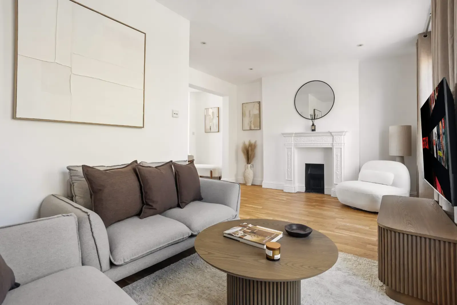 View 2BR Chelsea Apartment | Radnor Walk & Sloane Square in 39 Radnor Walk, SW3 4BP 2BR Chelsea Apartment | Radnor Walk & Sloane Square in 39 Radnor Walk, SW3 4BP - Property image 13 - VivreStays