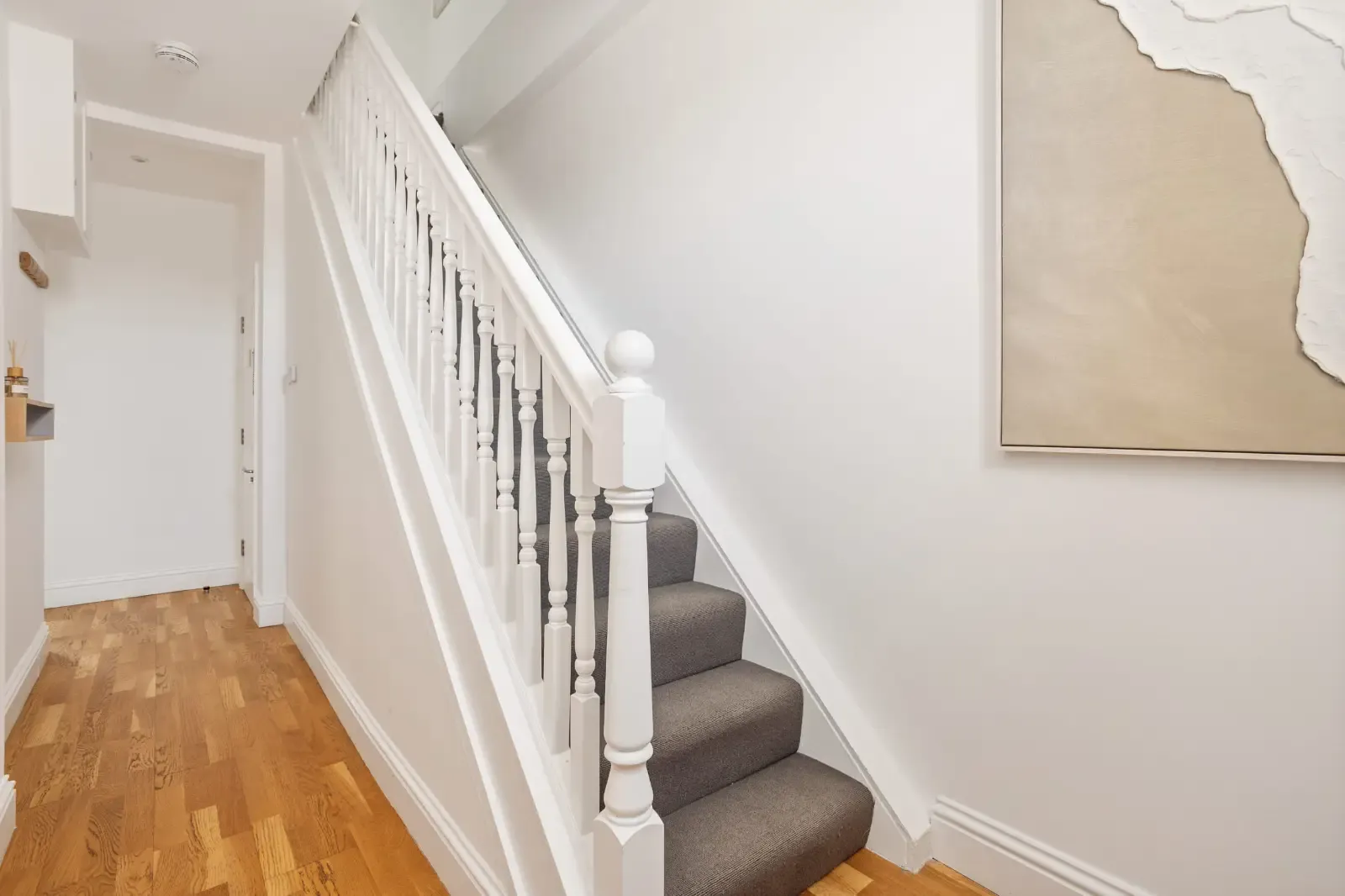 View 2BR Chelsea Apartment | Radnor Walk & Sloane Square in 39 Radnor Walk, SW3 4BP 2BR Chelsea Apartment | Radnor Walk & Sloane Square in 39 Radnor Walk, SW3 4BP - Property image 29 - VivreStays