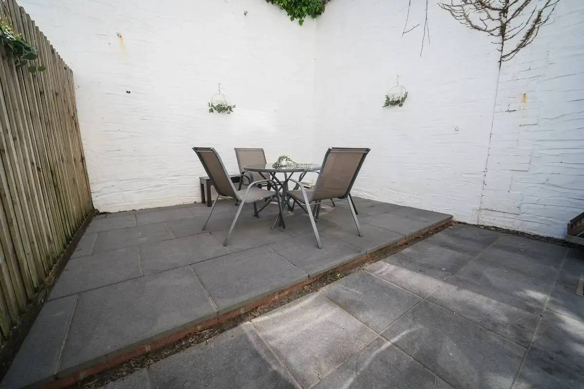 Spacious Cardiff 3BR Home | Free On-Site Parking in 11a Saint Peter's Street, Cardiff, CF24 3BA, United Kingdom - Property image 23 - VivreStays