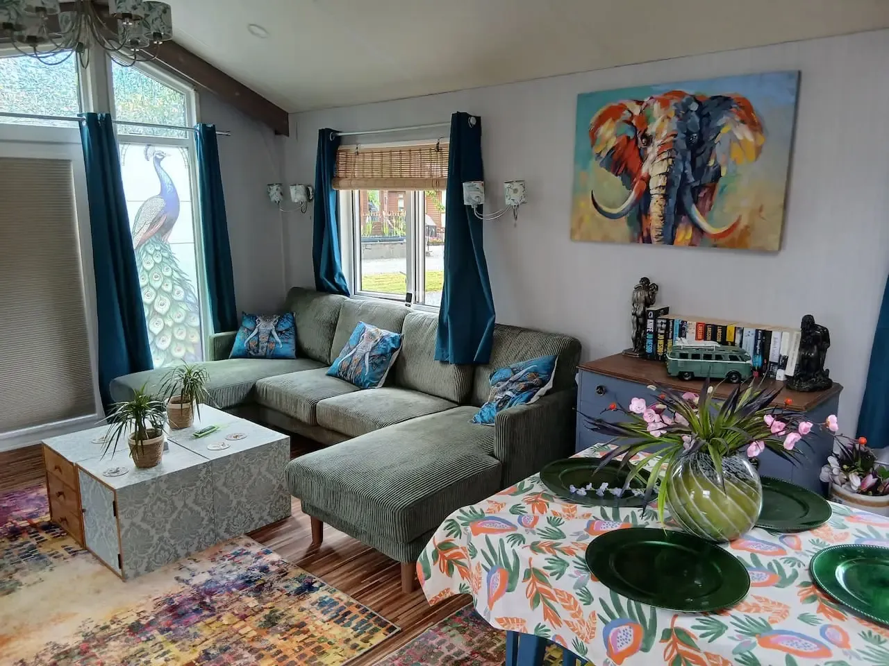 Peacock Lodge Quirky & Tranquil Home from Home serviced apartment - Auchterarder - VivreStays