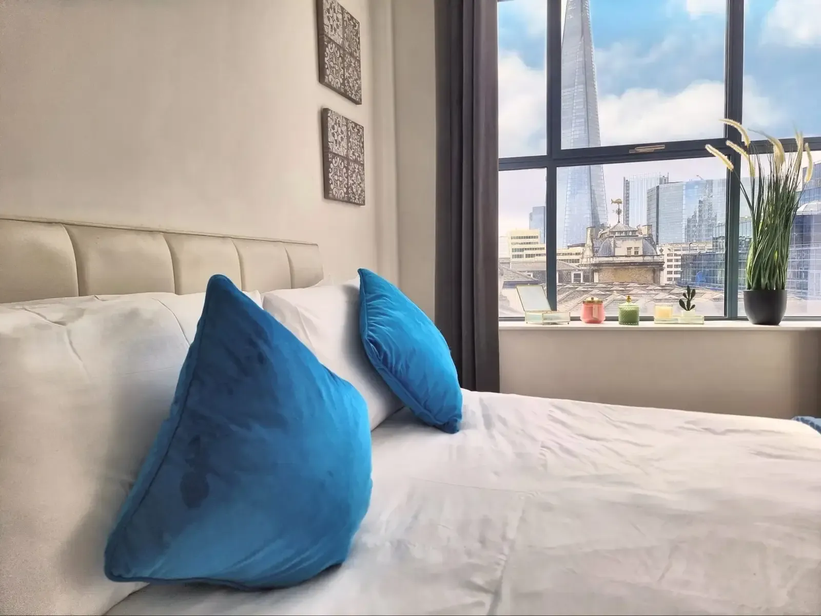 Shard View Apartments One-Bedroom in 19 St. Mary At Hill, EC3R 8EE - Property image 2 - VivreStays