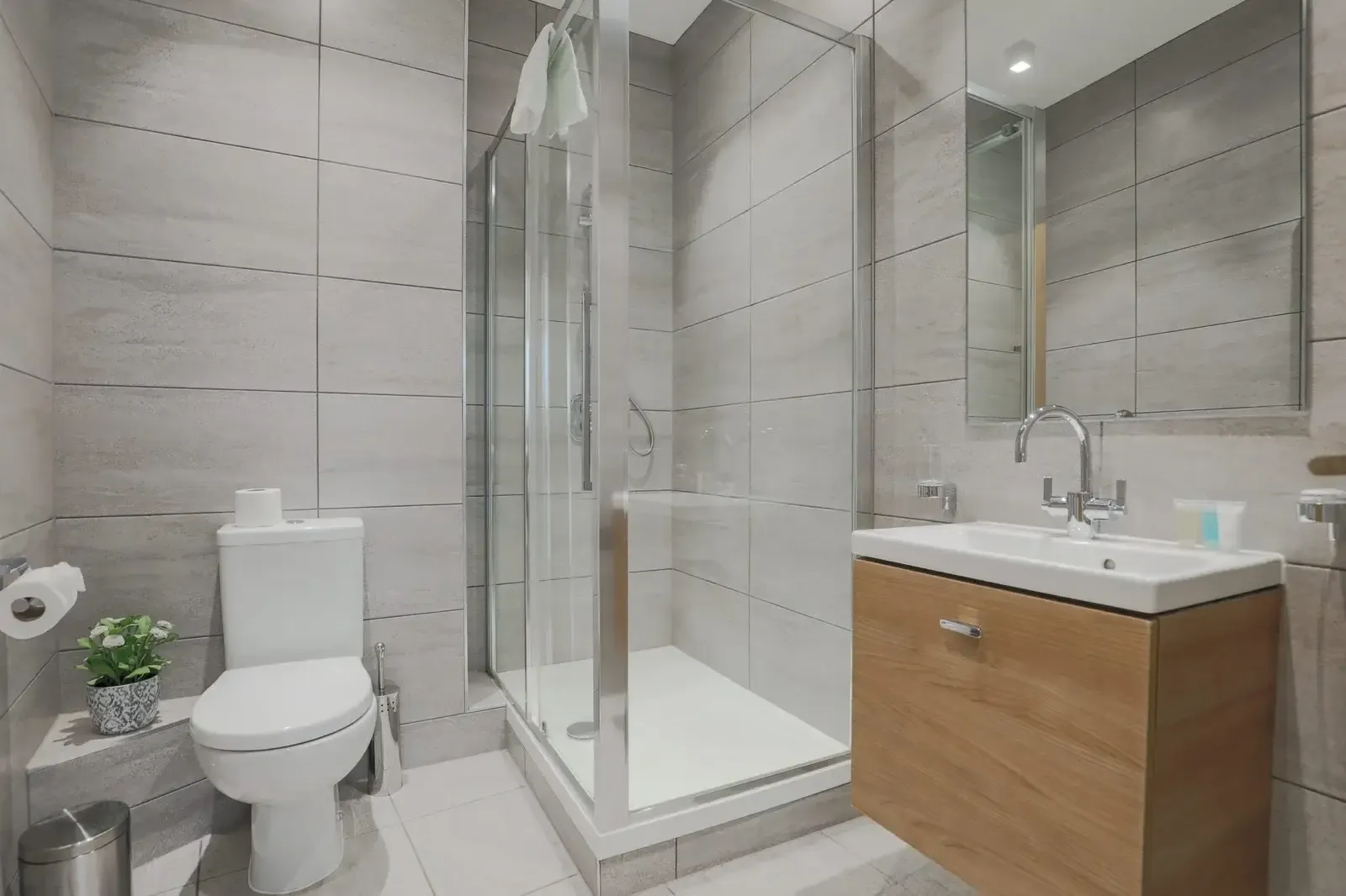 Shard View Apartments Penthouse in 19 St. Mary At Hill, EC3R 8EE - Property image 4 - VivreStays
