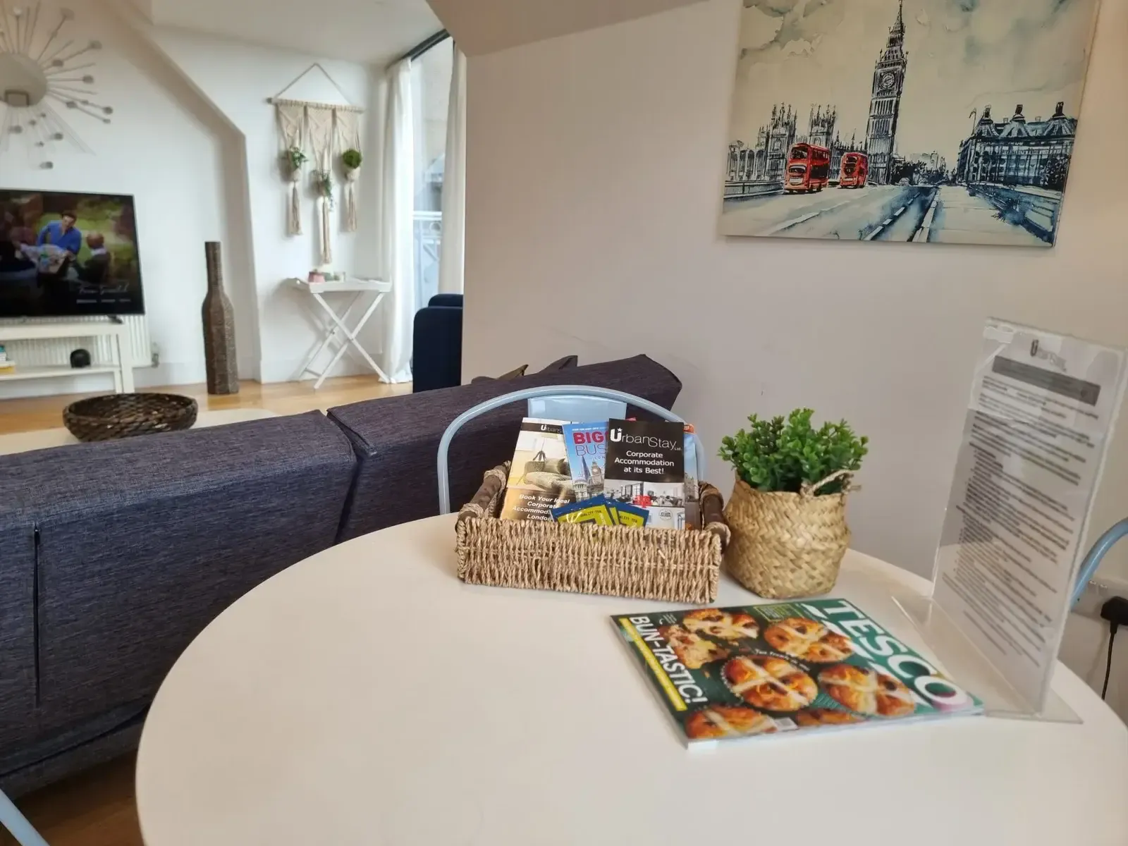 Shard View Apartments Penthouse in 19 St. Mary At Hill, EC3R 8EE - Property image 3 - VivreStays