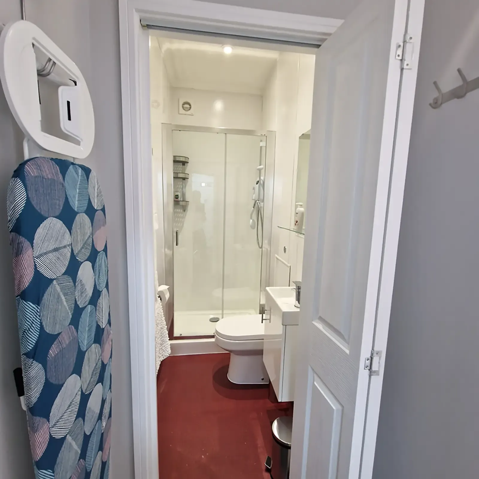 RH Studio 2 in 19 Riverside Road, Norwich, NR1 1SR, United Kingdom - Property image 2 - VivreStays