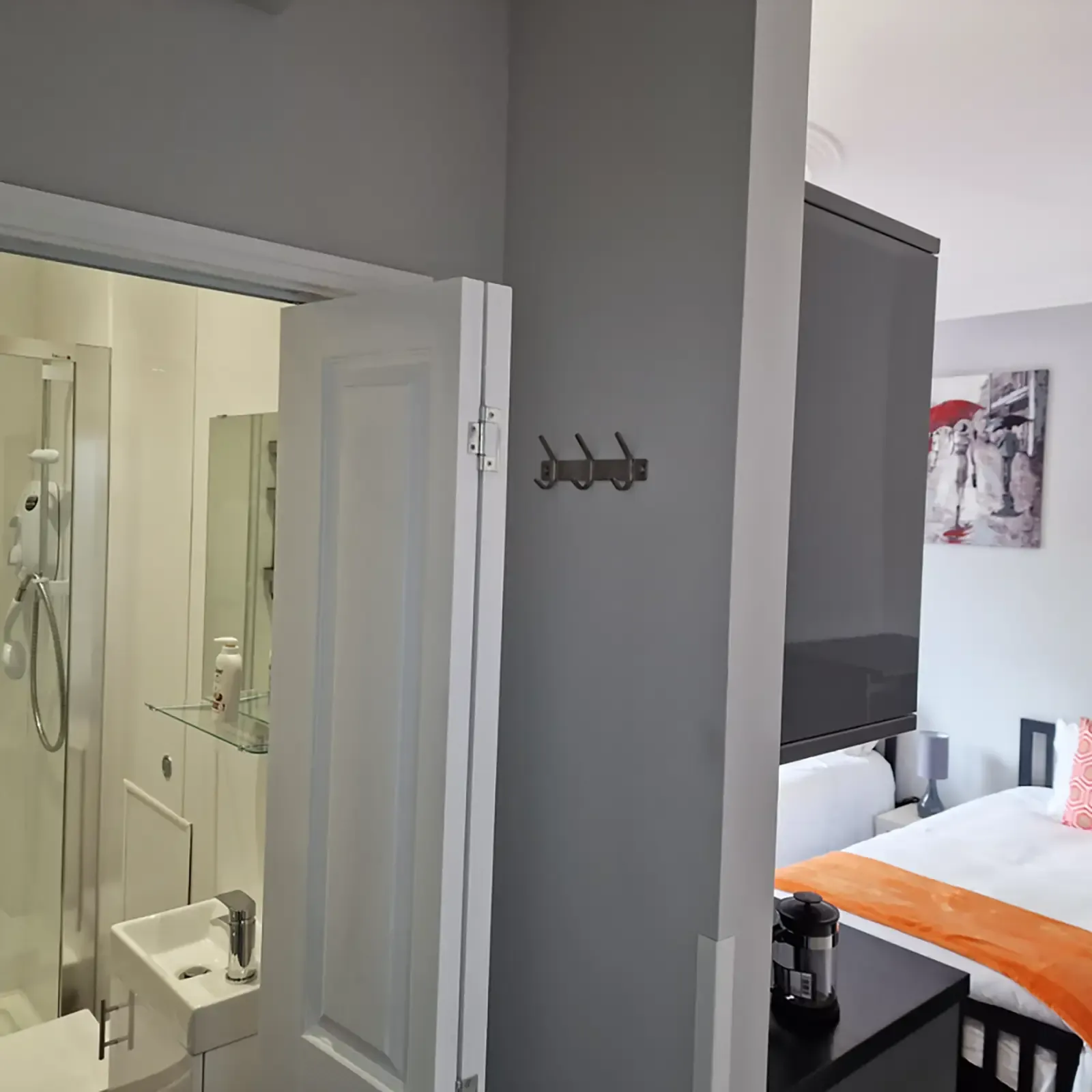RH Studio 2 in 19 Riverside Road, Norwich, NR1 1SR, United Kingdom - Property image 5 - VivreStays