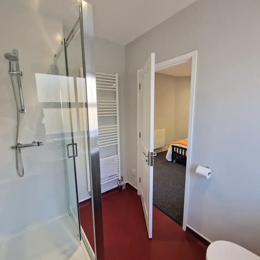 RH Apartment 4 in 19 Riverside Road, Norwich, NR1 1SR, United Kingdom - Property image 2 - VivreStays