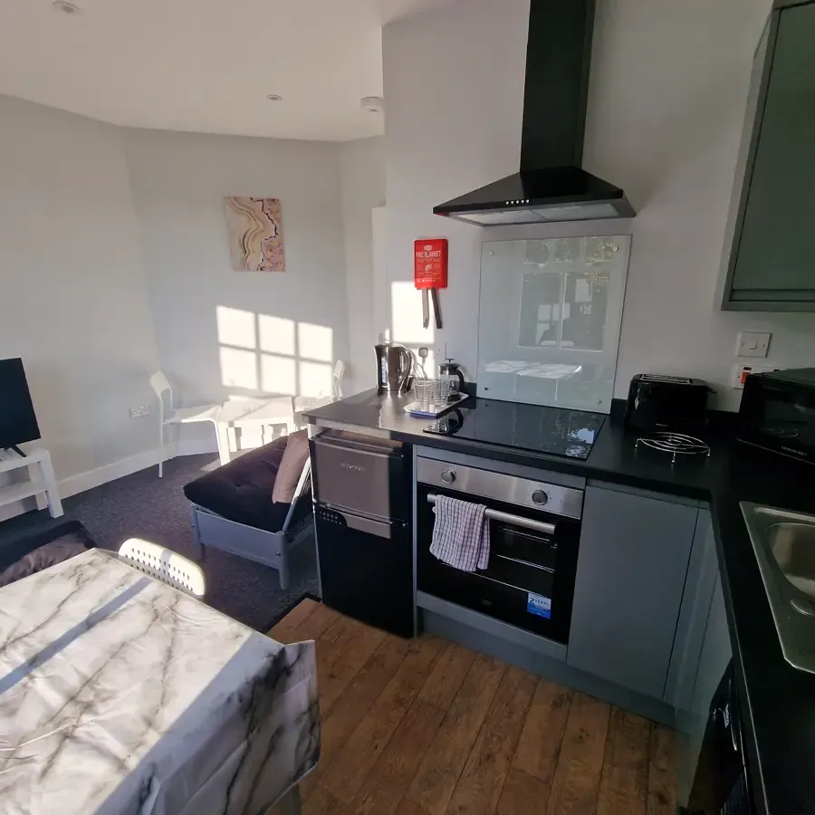 RH Apartment 4 in 19 Riverside Road, Norwich, NR1 1SR, United Kingdom - Property image 5 - VivreStays