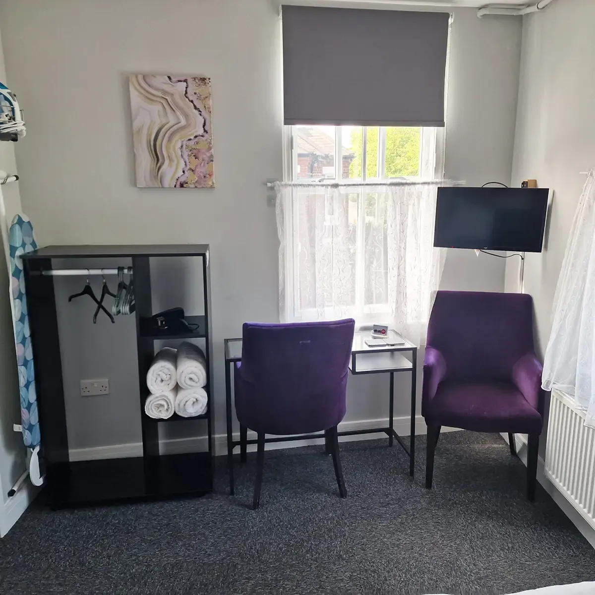 RH Apartment 5 in 19 Riverside Road, Norwich, NR1 1SR, United Kingdom - Property image 2 - VivreStays