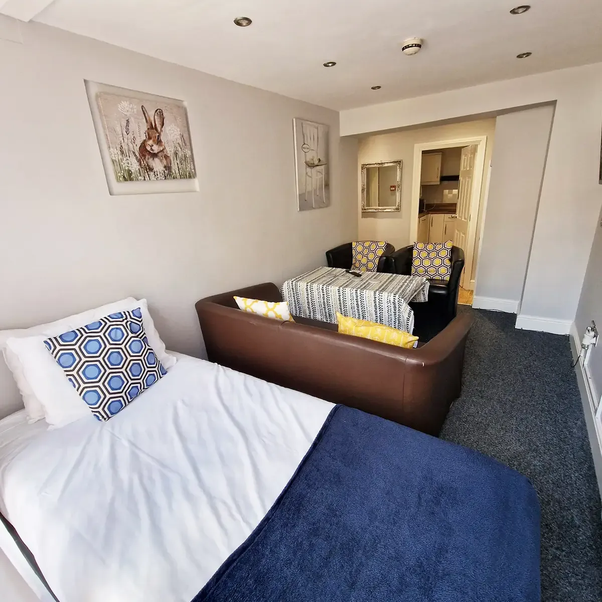 Colegate Apt 1 in 17 Colegate, NR3 1BN - Property image 9 - VivreStays