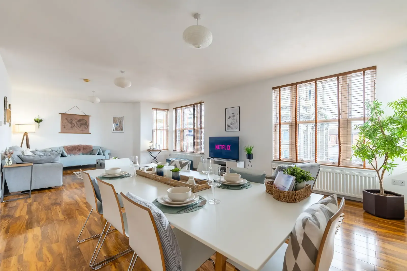 View Modern Penthouse with Balcony - Near Beach & Town Modern Penthouse with Balcony - Near Beach & Town serviced apartment - UK - VivreStays