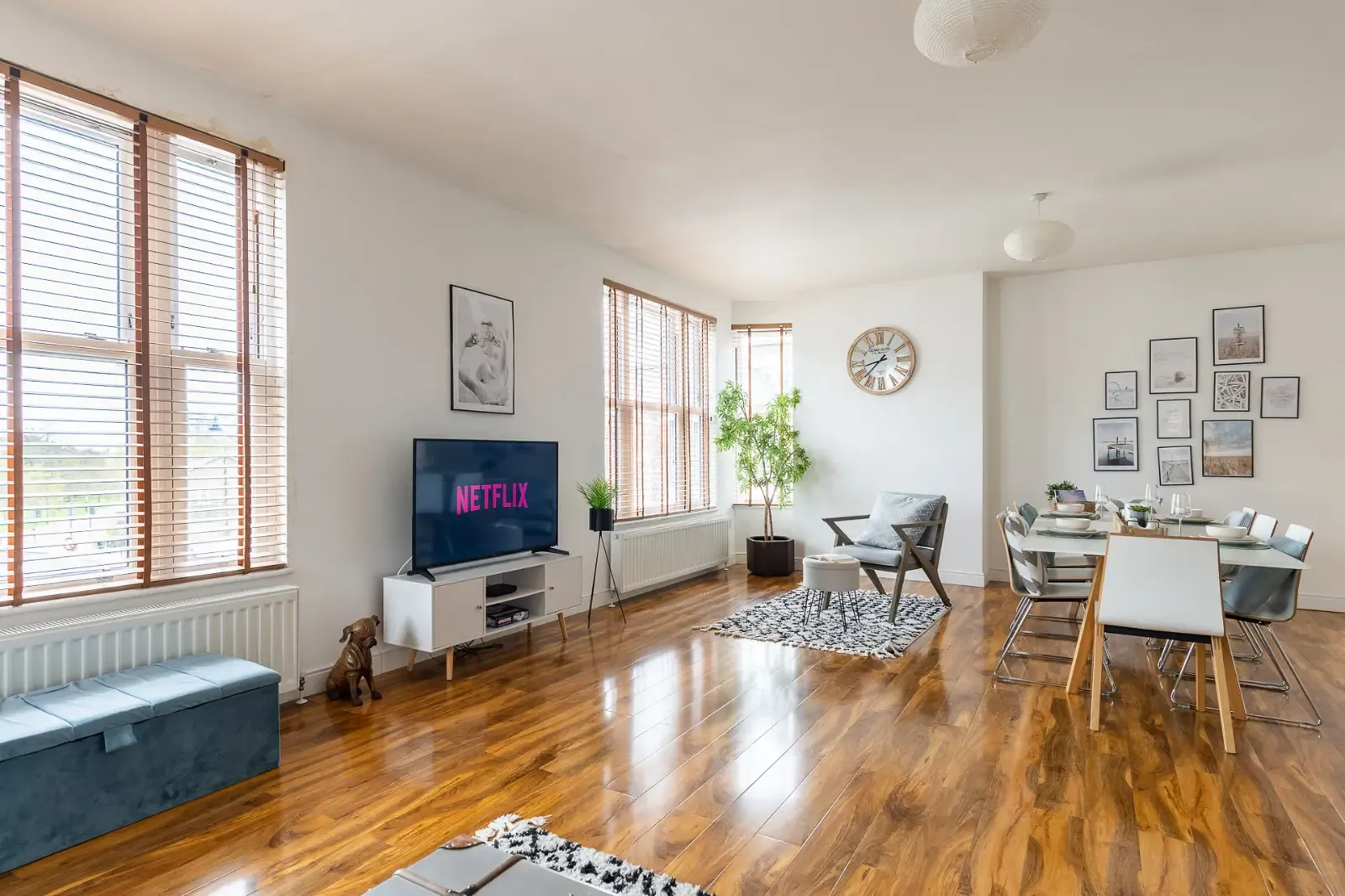 Modern Penthouse with Balcony - Near Beach & Town in NR30 2PA, Great Yarmouth, Norfolk, England, United Kingdom - Property image 2 - VivreStays