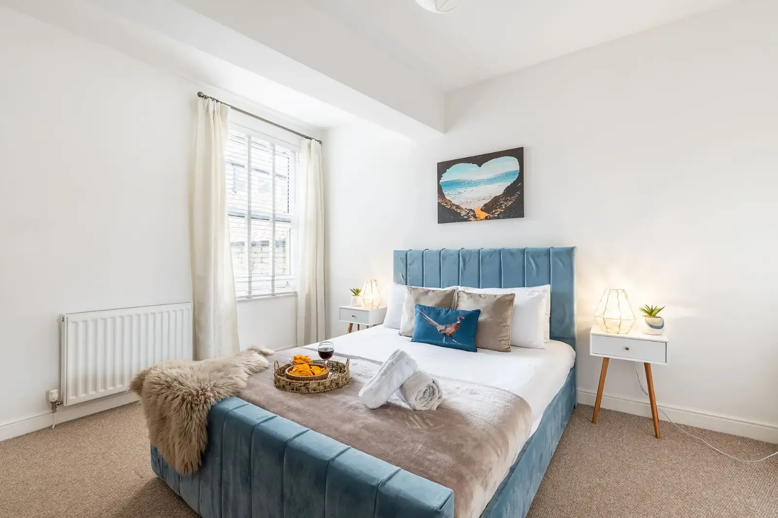 Modern Penthouse with Balcony - Near Beach & Town in NR30 2PA, Great Yarmouth, Norfolk, England, United Kingdom - Property image 8 - VivreStays