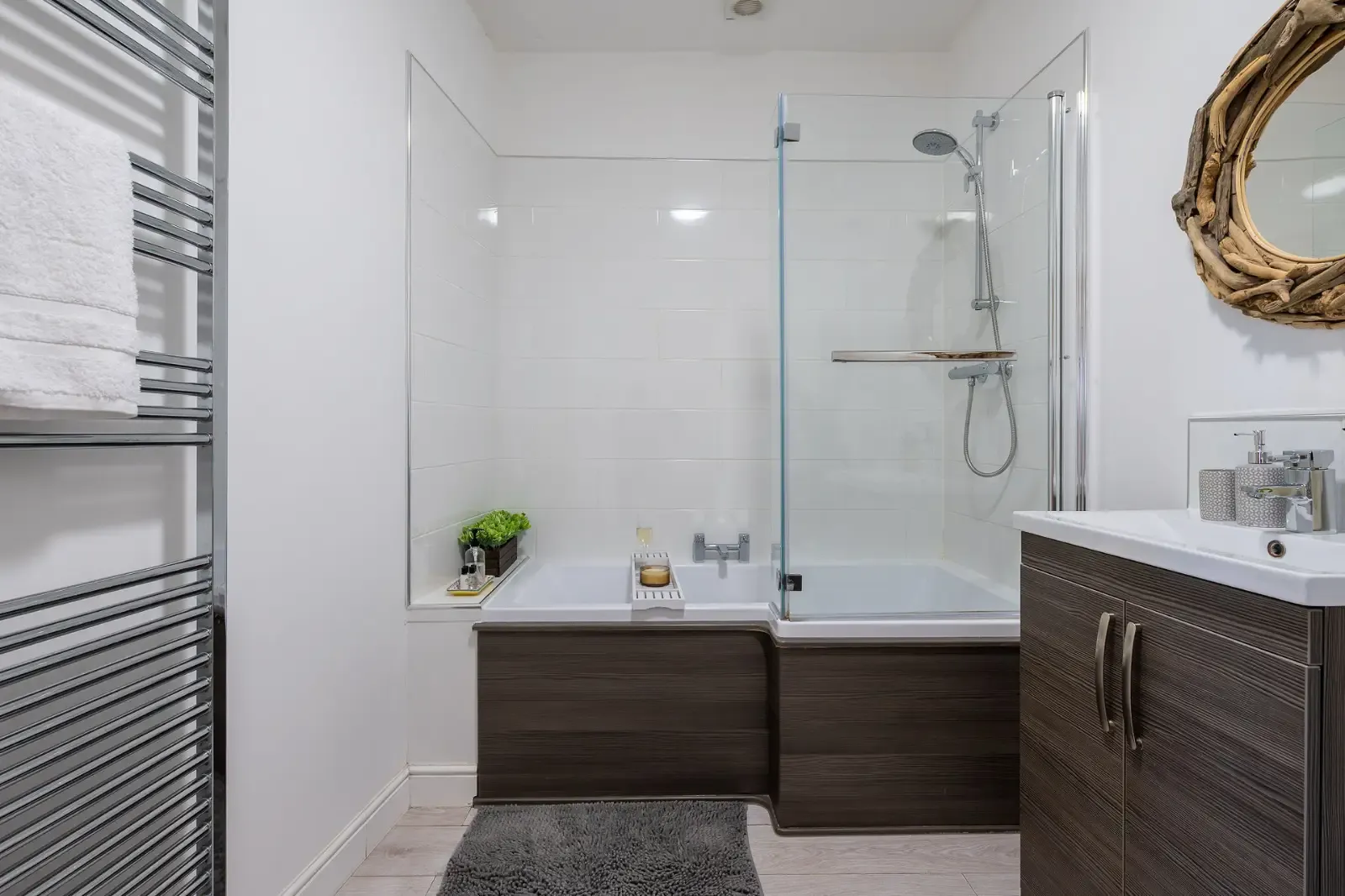 Modern Penthouse with Balcony - Near Beach & Town in NR30 2PA, Great Yarmouth, Norfolk, England, United Kingdom - Property image 10 - VivreStays