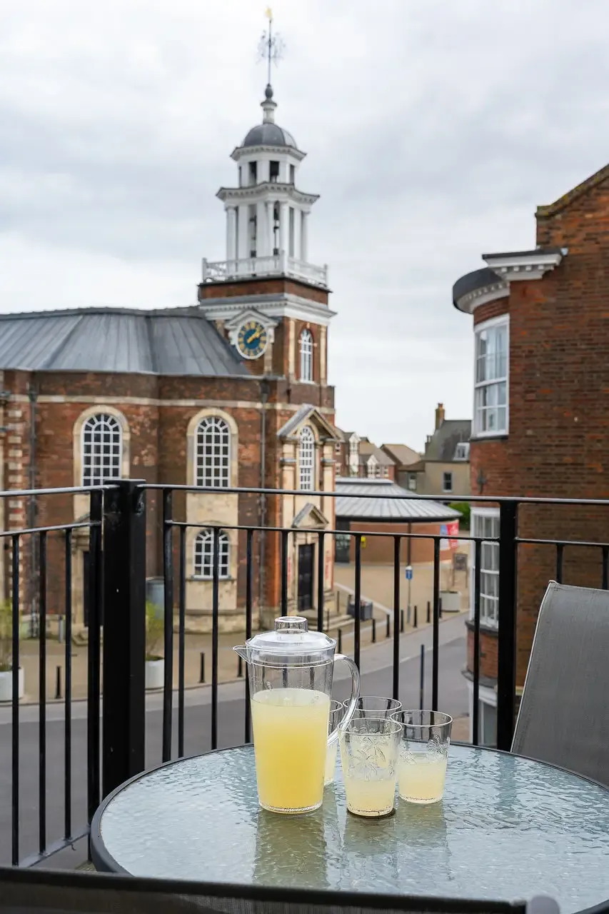 Modern Penthouse with Balcony - Near Beach & Town in NR30 2PA, Great Yarmouth, Norfolk, England, United Kingdom - Property image 12 - VivreStays