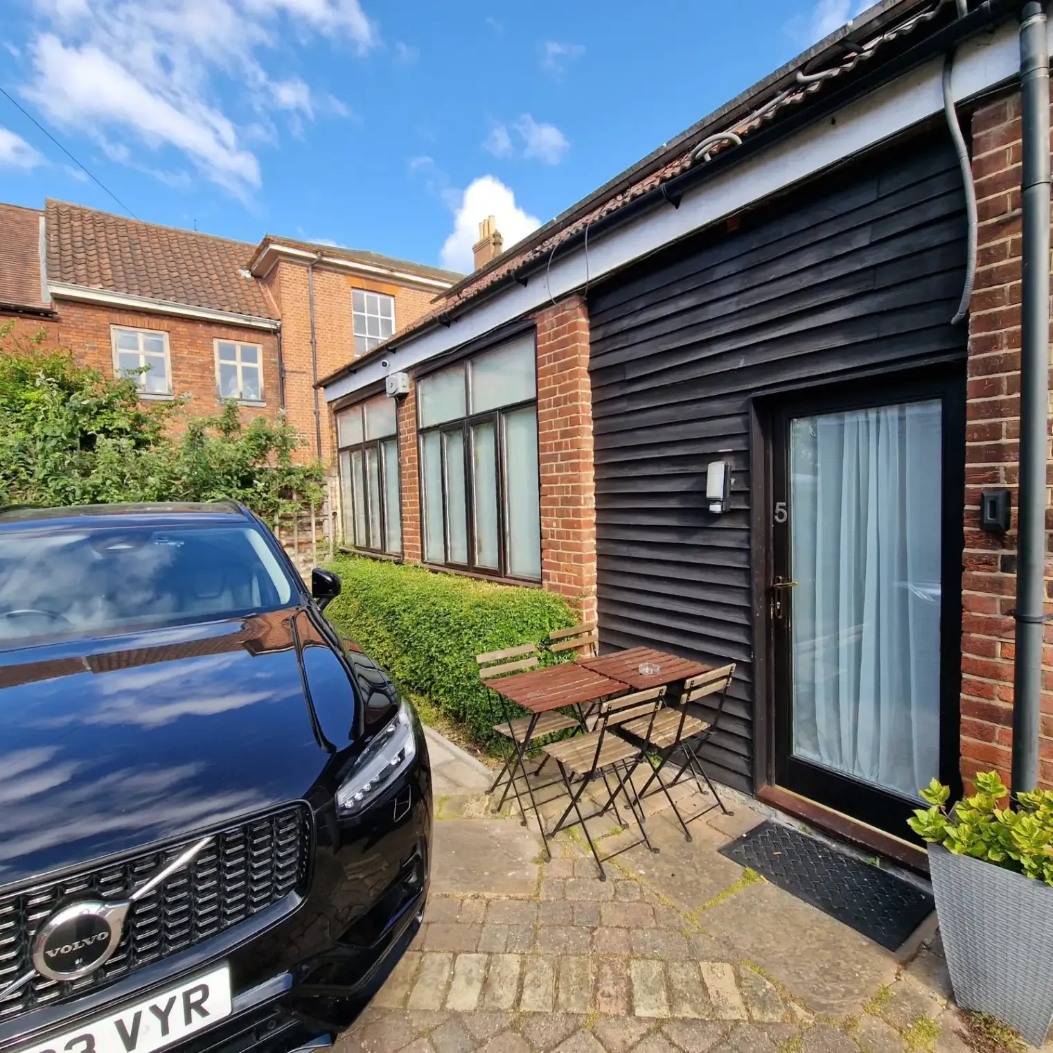 View Lodge 5 in 17 Colegate, NR3 1BN Lodge 5 in 17 Colegate, NR3 1BN - Property image 7 - VivreStays
