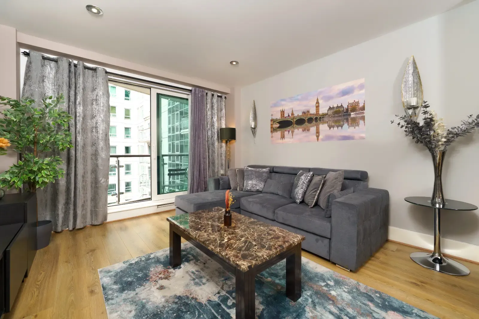Vauxhall Central Apartment in SW8 2LS, London, Greater London, England, United Kingdom - Property image 3 - VivreStays