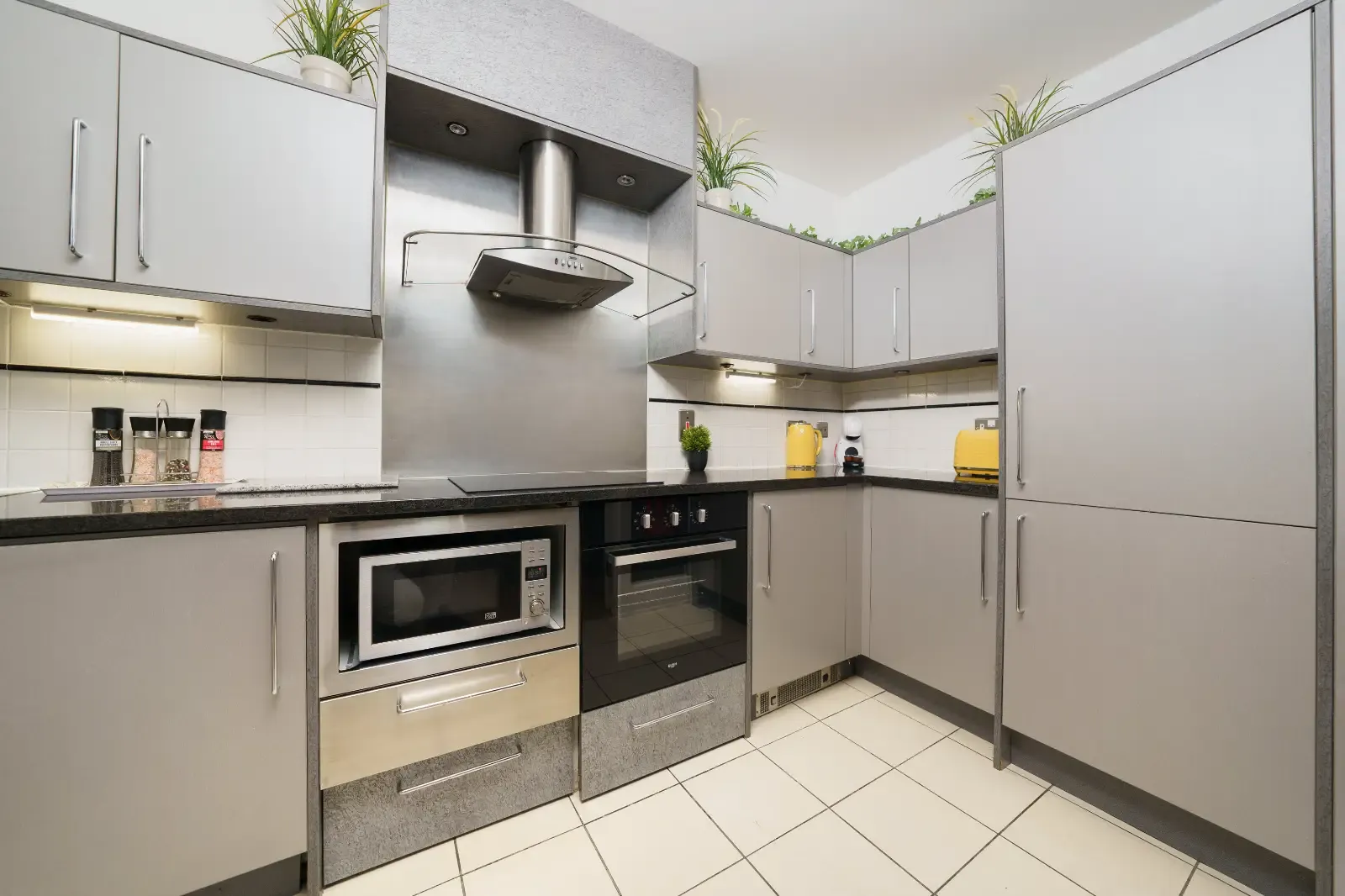 Vauxhall Central Apartment in SW8 2LS, London, Greater London, England, United Kingdom - Property image 6 - VivreStays