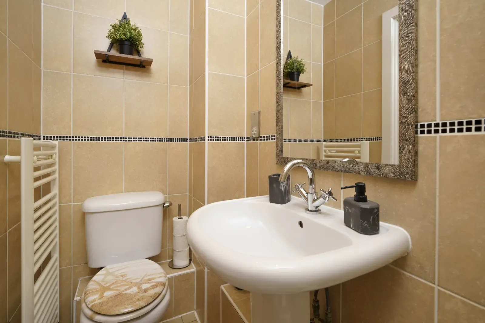 Vauxhall Central Apartment in SW8 2LS, London, Greater London, England, United Kingdom - Property image 11 - VivreStays