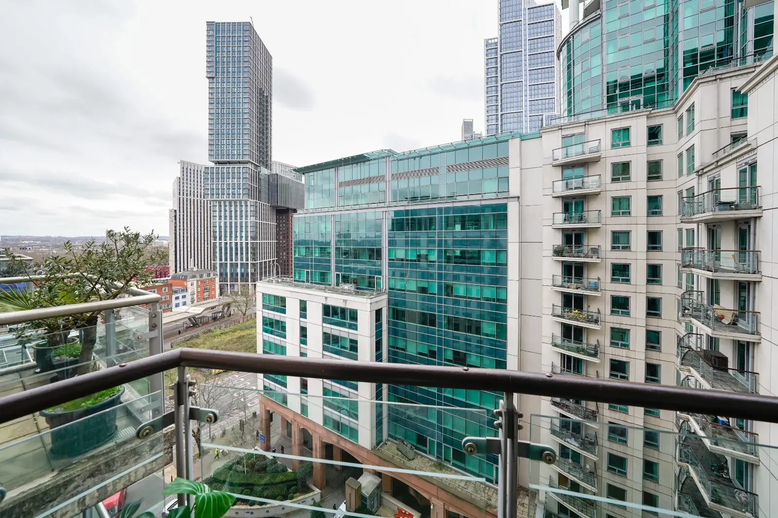 Vauxhall Central Apartment in SW8 2LS, London, Greater London, England, United Kingdom - Property image 19 - VivreStays