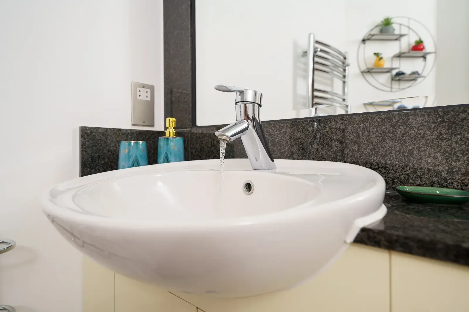 St George Wharf Apartment in SW8 2LS - Property image 11 - VivreStays