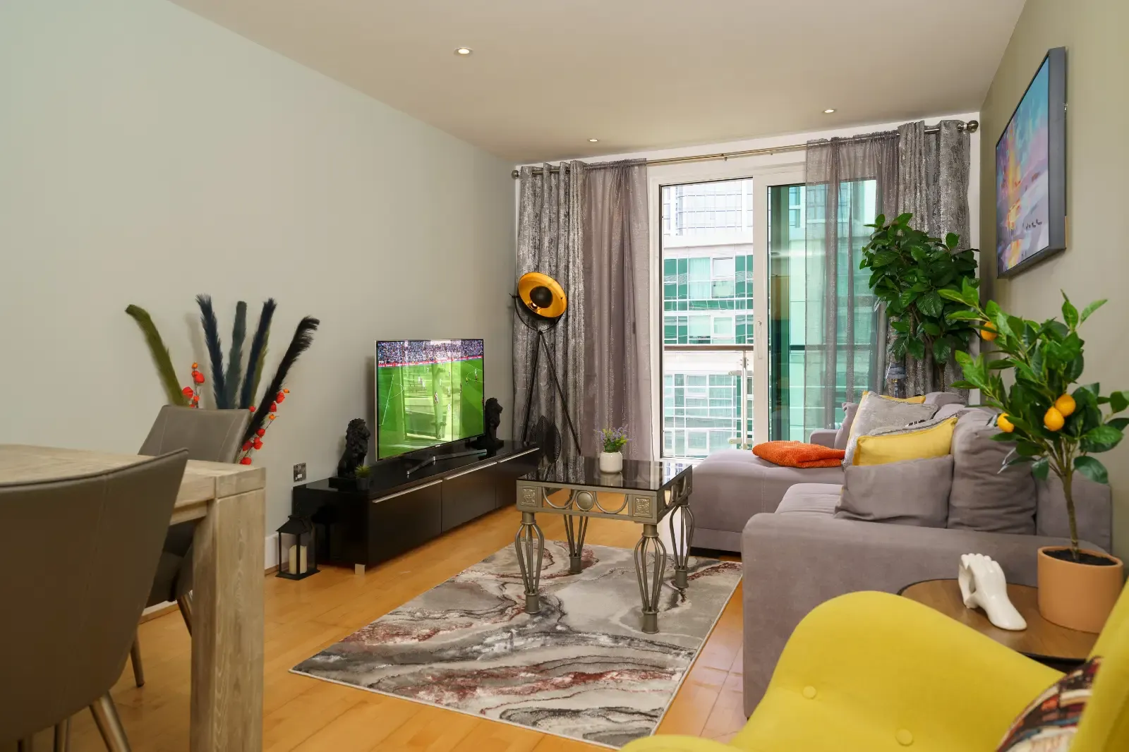 St George Wharf Apartment in SW8 2LS - Property image 2 - VivreStays