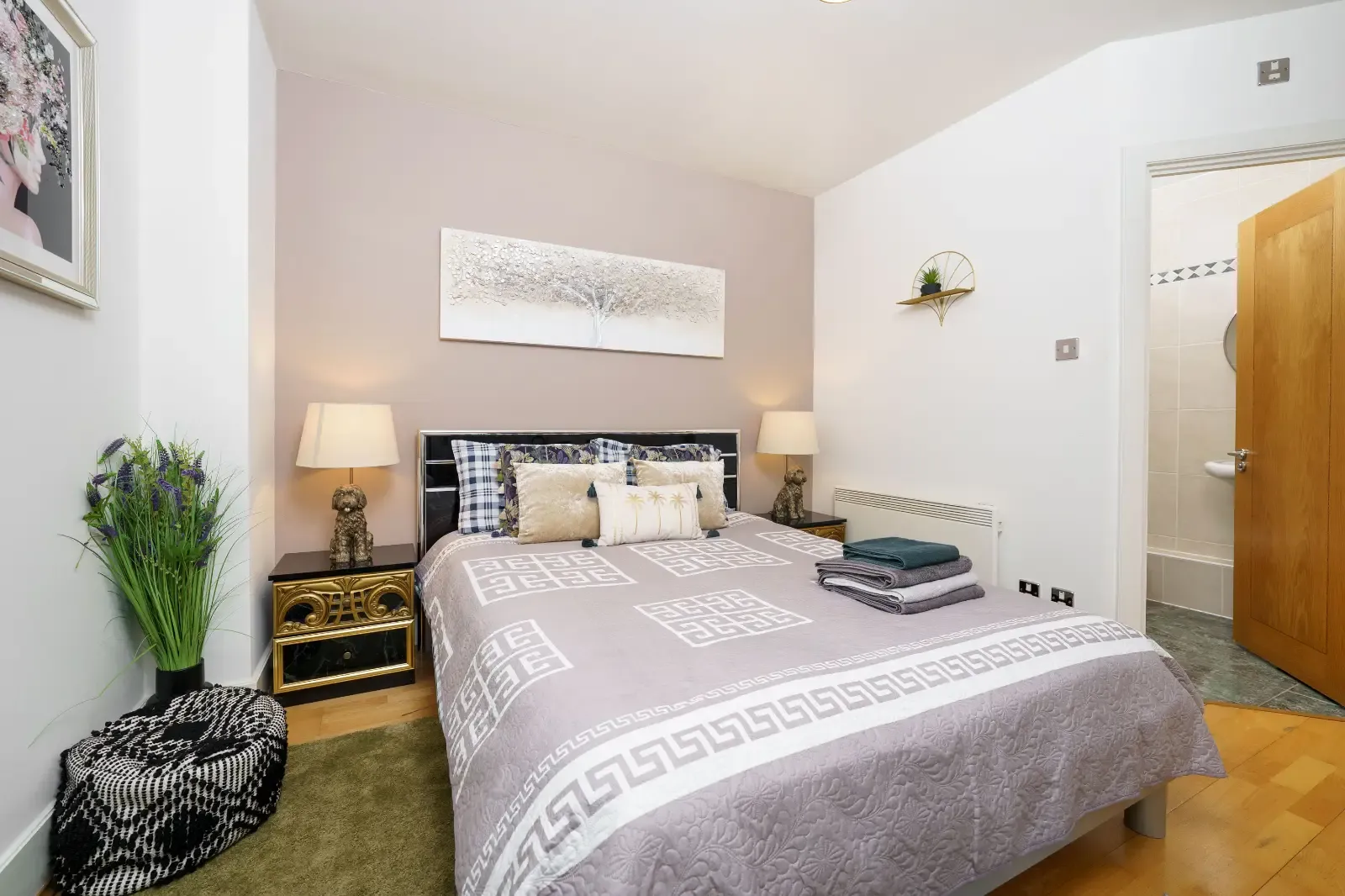 Thames View Apartment in SW8 2LS - Property image 2 - VivreStays