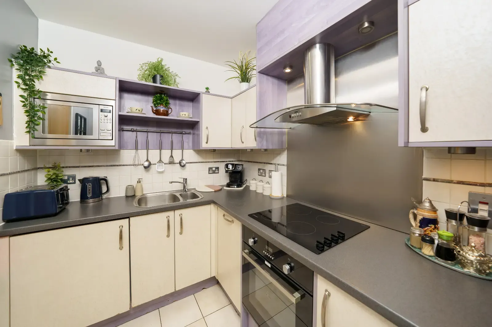 Thames View Apartment in SW8 2LS - Property image 18 - VivreStays