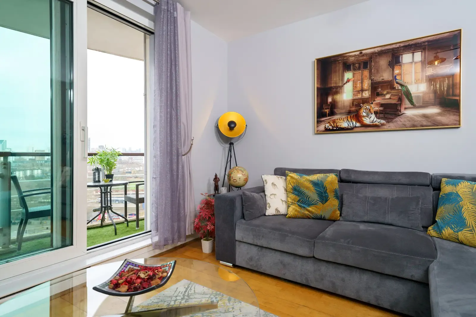 Thames View Apartment in SW8 2LS - Property image 22 - VivreStays
