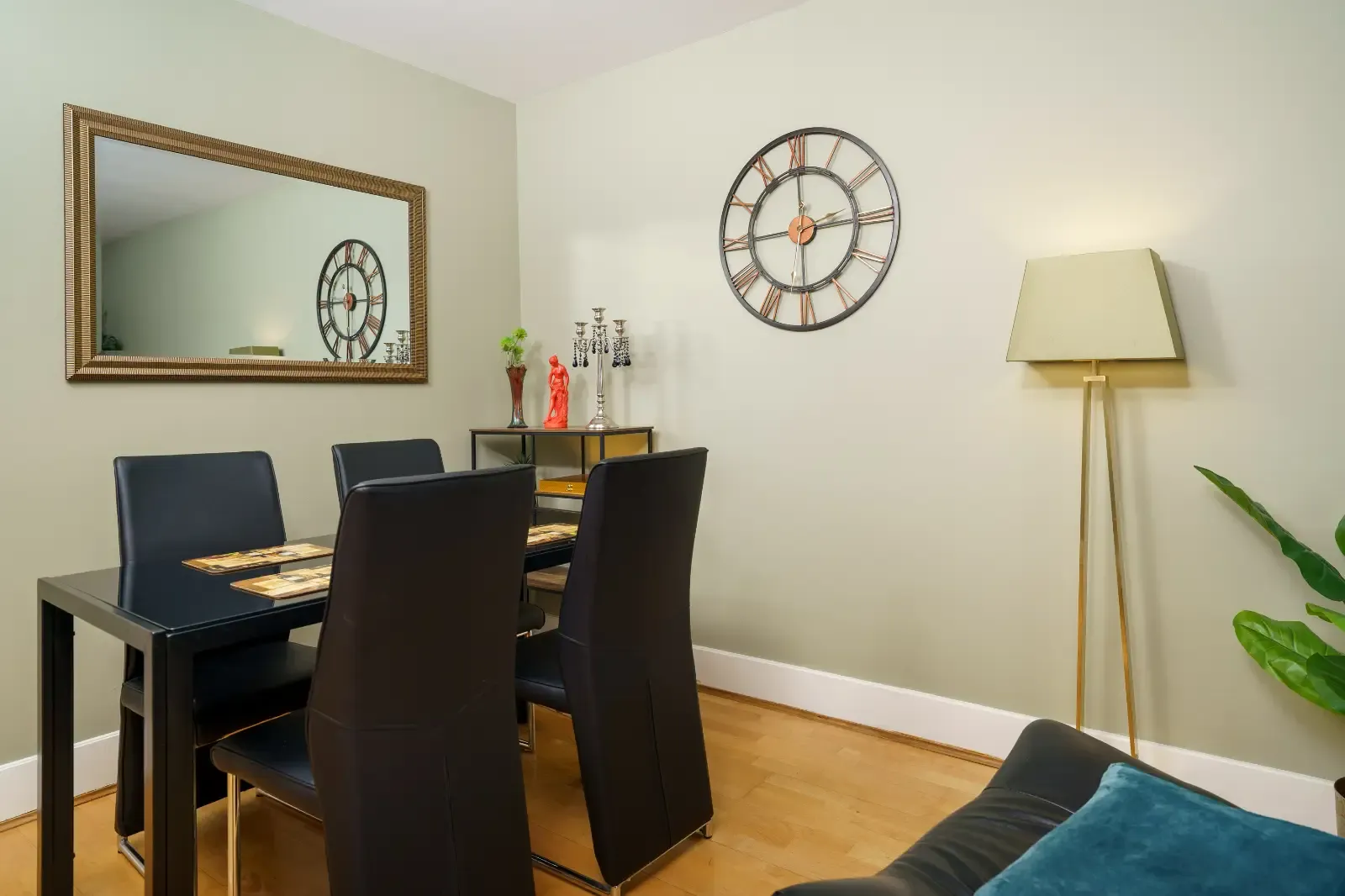 Thames View Apartment in SW8 2LS - Property image 26 - VivreStays
