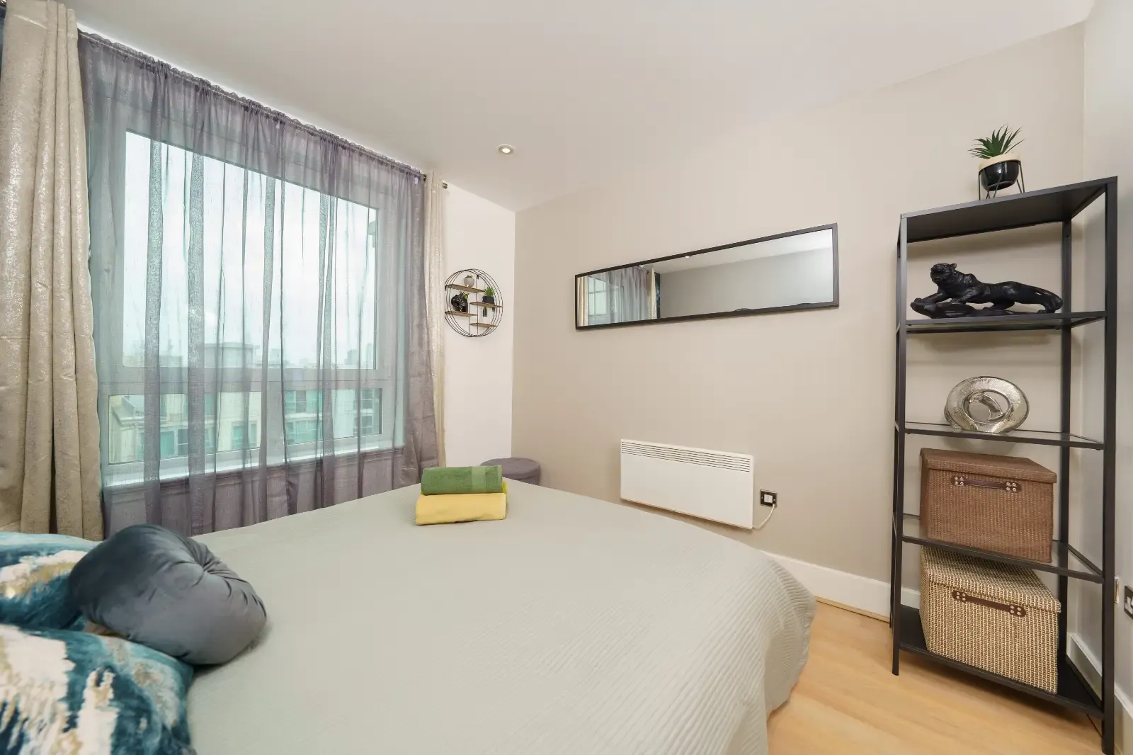 River Side Apartment in SW8 2LS - Property image 7 - VivreStays