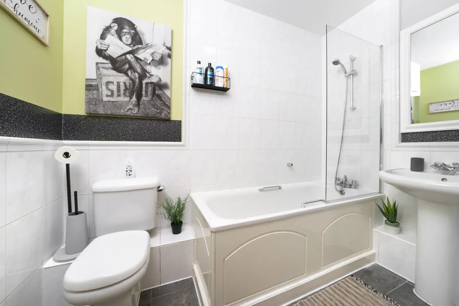 River Side Apartment in SW8 2LS - Property image 10 - VivreStays