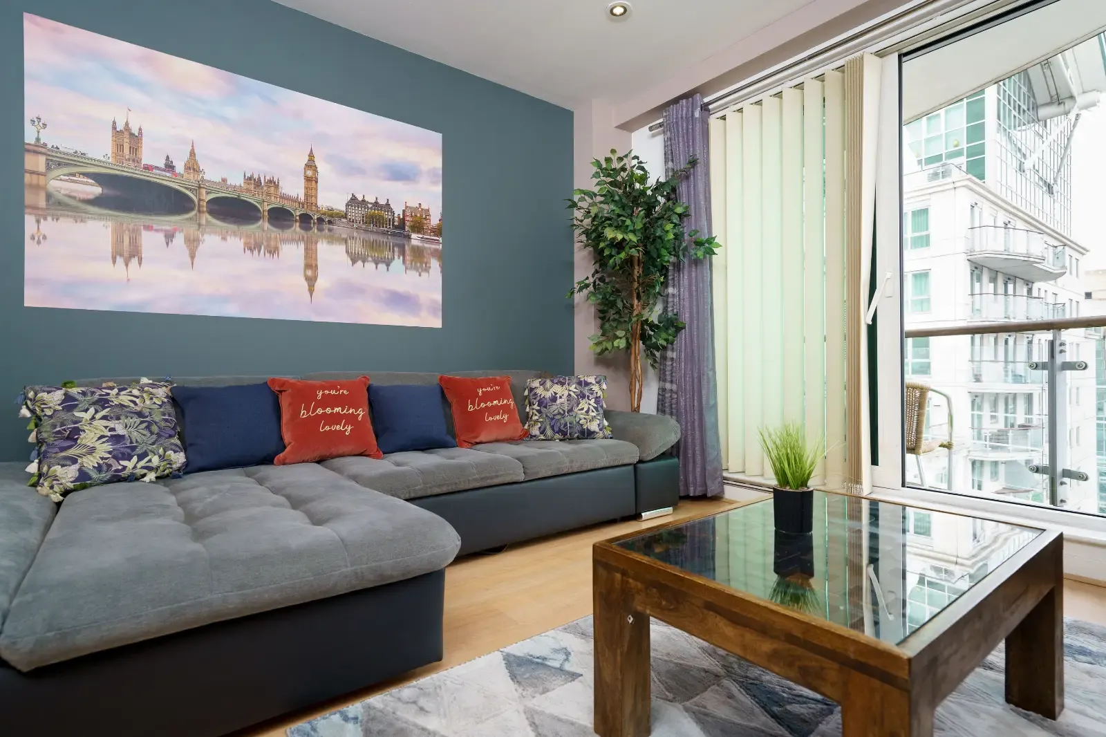 River Side Apartment in SW8 2LS - Property image 13 - VivreStays