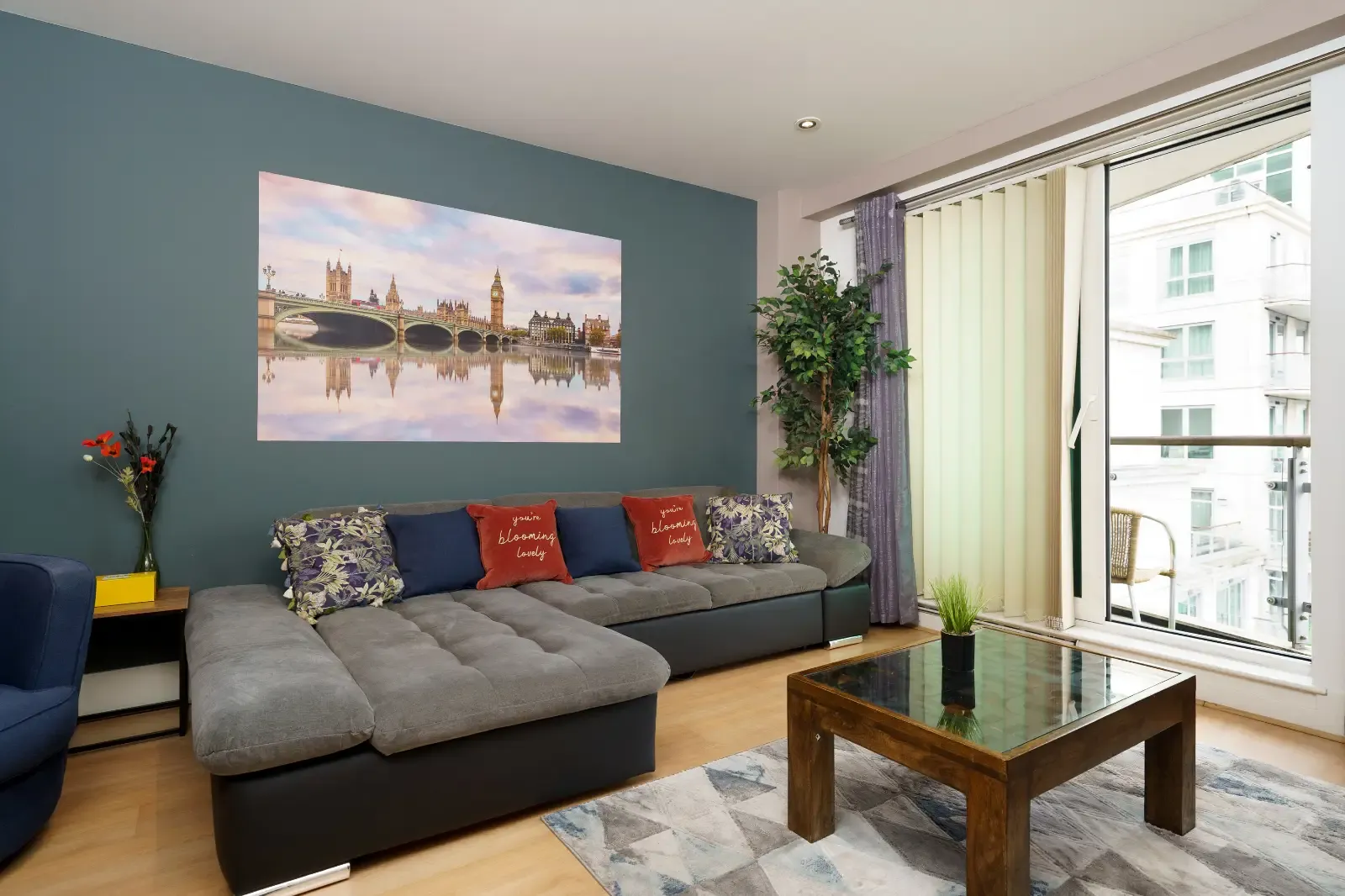 River Side Apartment in SW8 2LS - Property image 16 - VivreStays